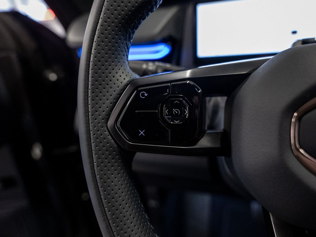 Lynk&Co 08 1.5 T PHEV 257 kW Core foto 16