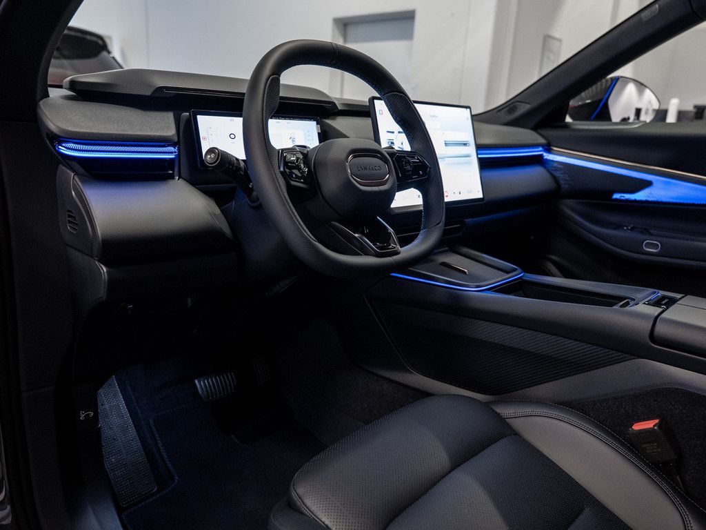 Lynk&Co 08 1.5 T PHEV 257 kW Core foto 18