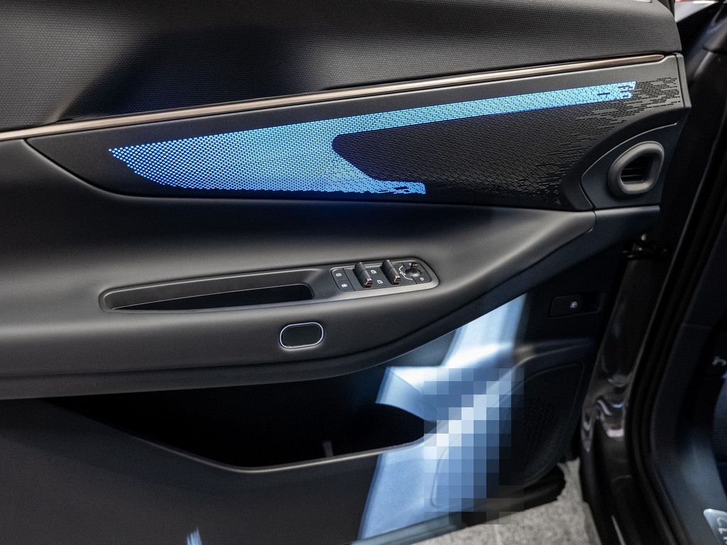 Lynk&Co 08 1.5 T PHEV 257 kW Core foto 20