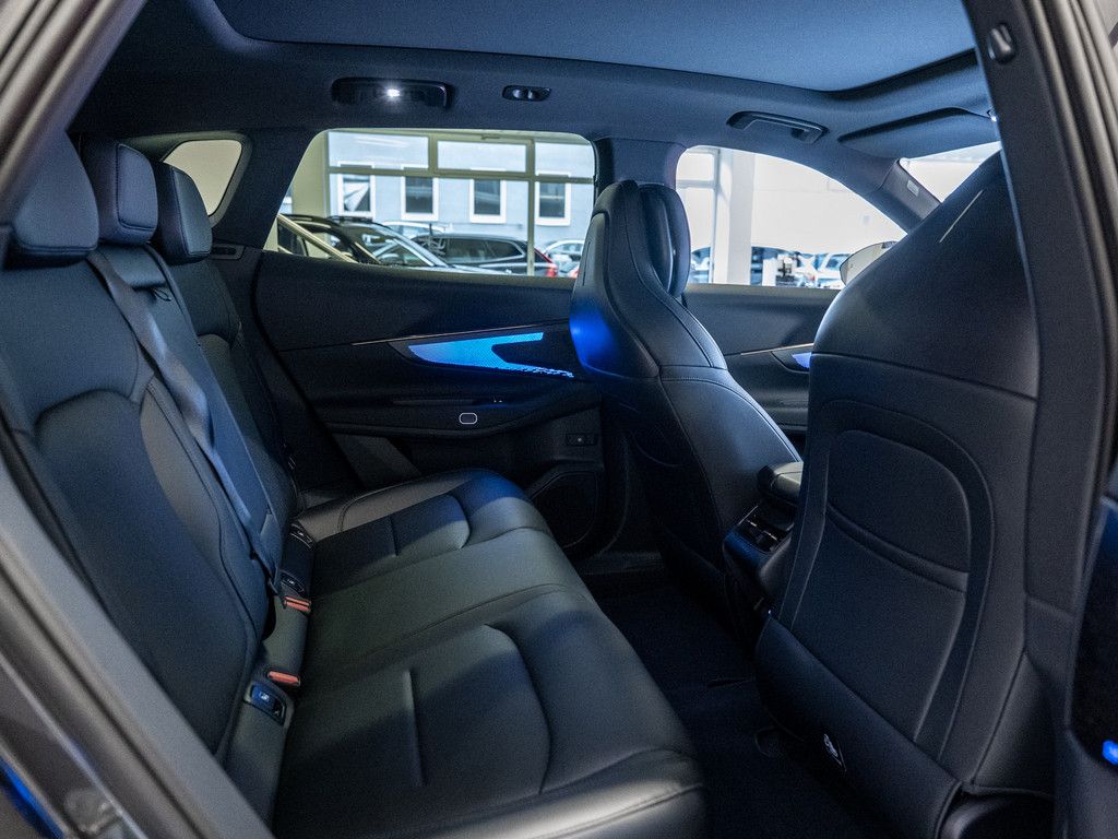 Lynk&Co 08 1.5 T PHEV 257 kW Core foto 6