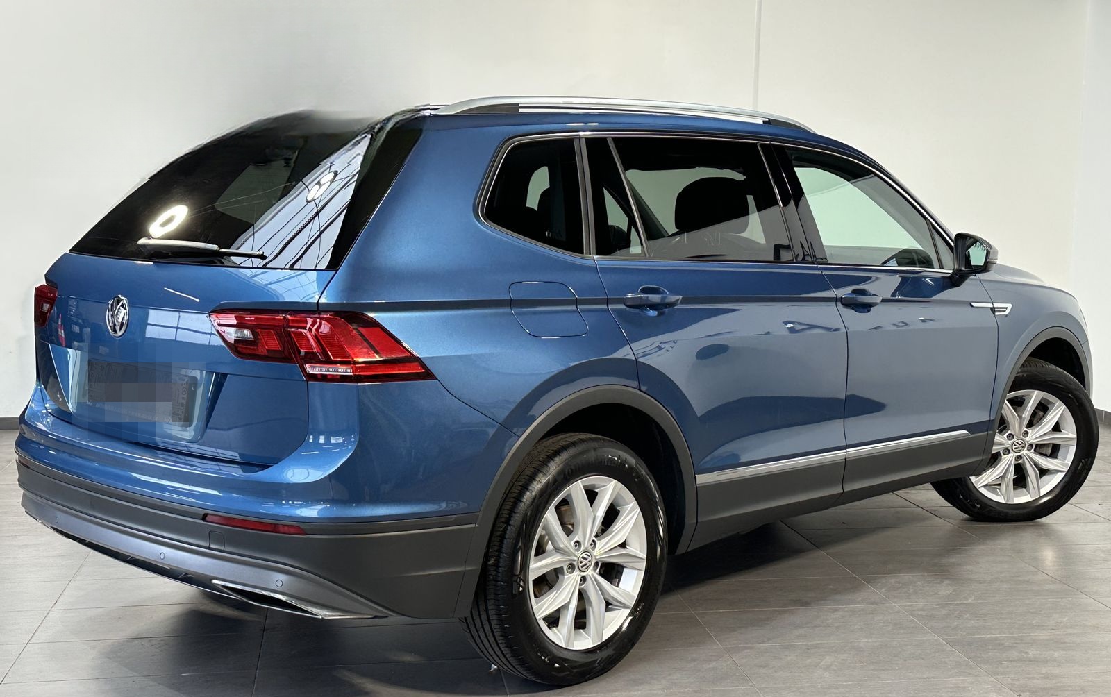 Volkswagen Tiguan Allspace 2.0 TDI DSG CL NAV+DYNAUDIO+18ZO foto 4