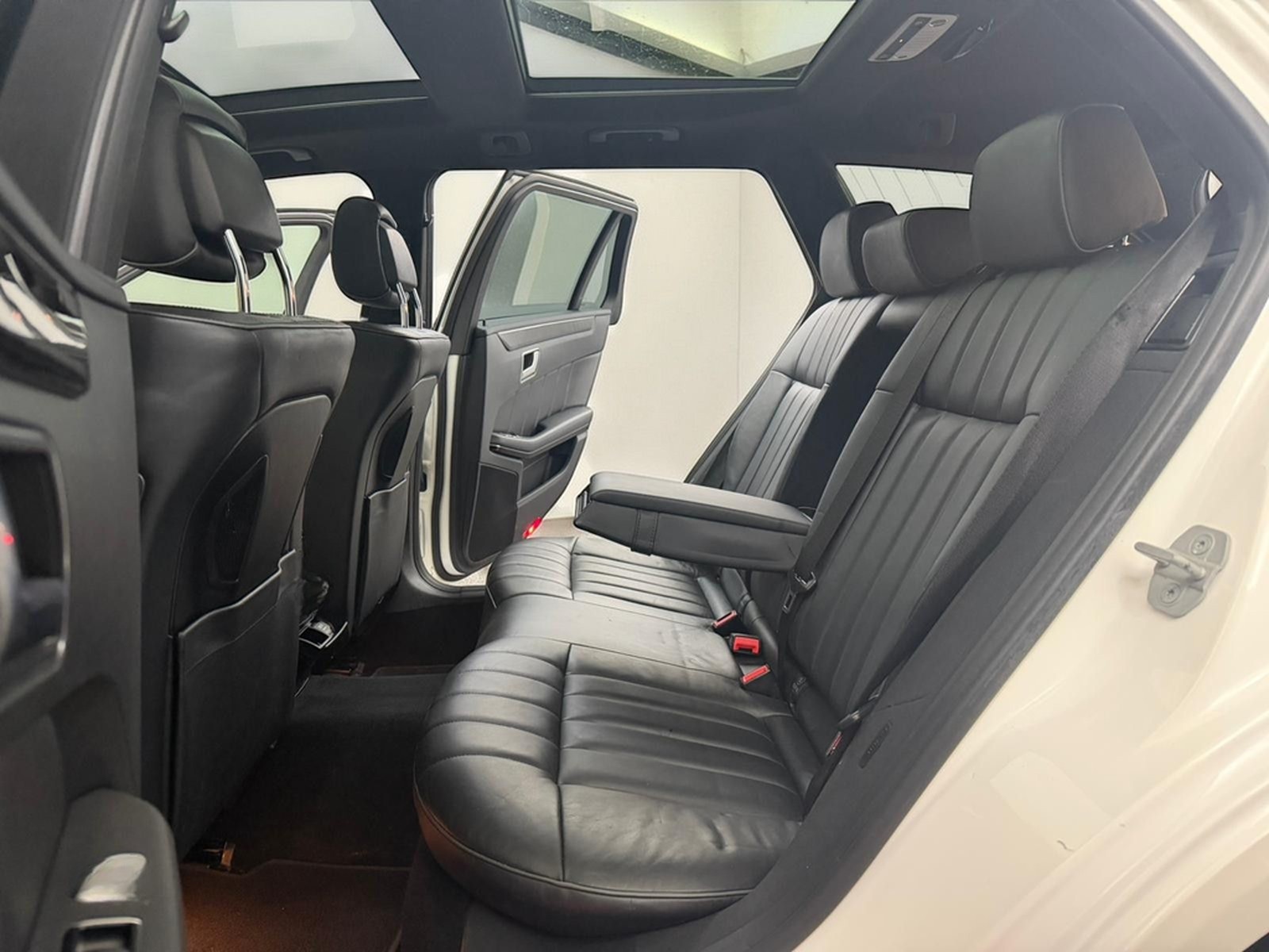 Mercedes-Benz E 350 BT 4Matic AMG LINE*MEGAVOLL + AIRMATIC foto 13