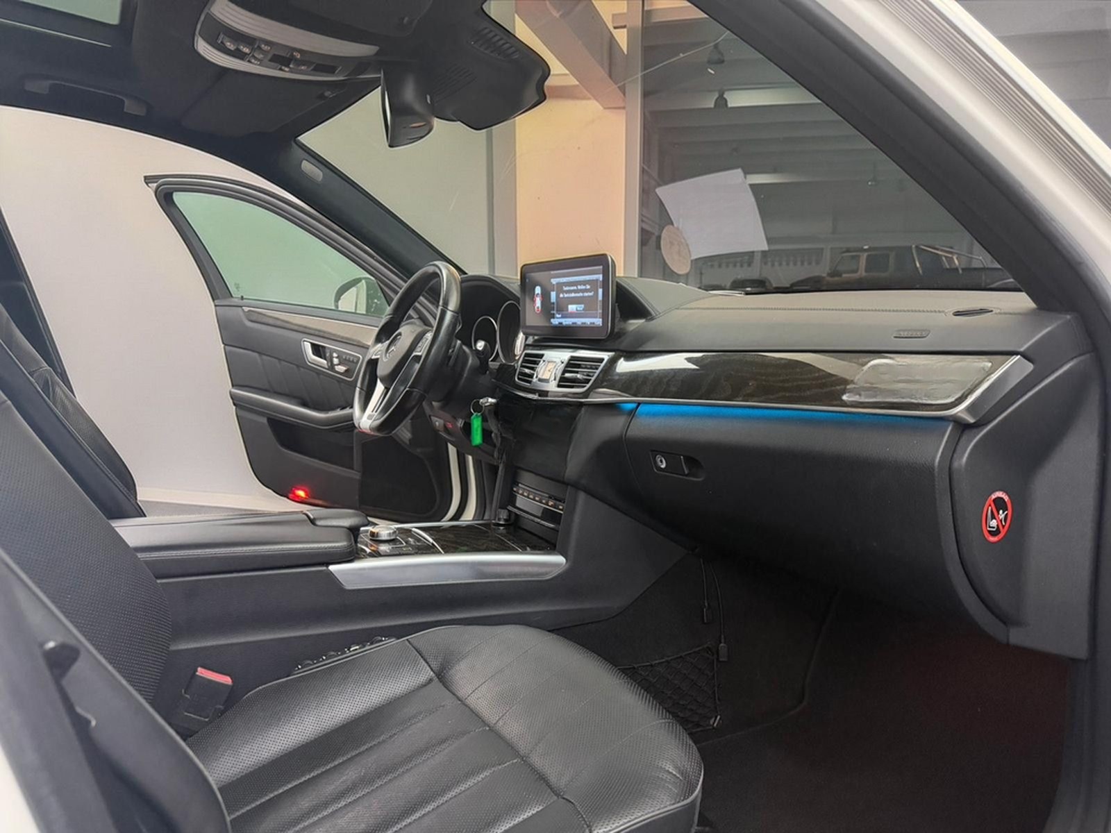 Mercedes-Benz E 350 BT 4Matic AMG LINE*MEGAVOLL + AIRMATIC foto 19