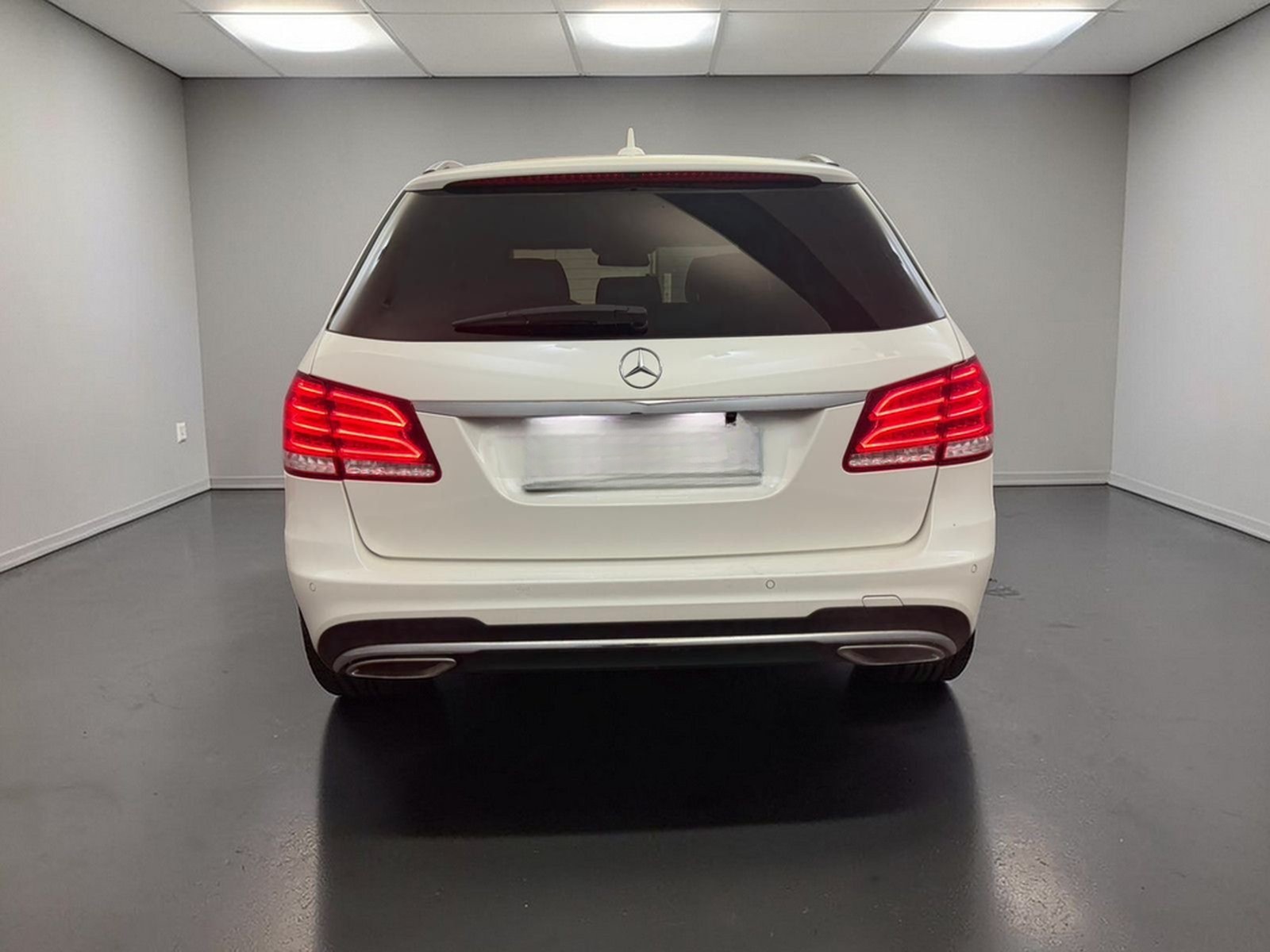 Mercedes-Benz E 350 BT 4Matic AMG LINE*MEGAVOLL + AIRMATIC foto 6