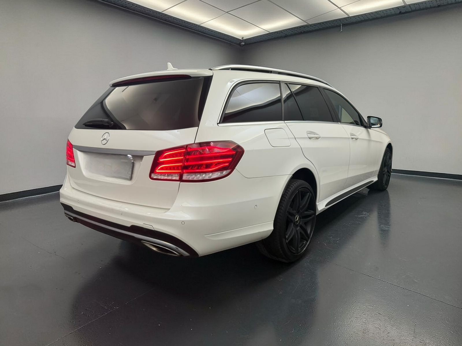 Mercedes-Benz E 350 BT 4Matic AMG LINE*MEGAVOLL + AIRMATIC foto 7