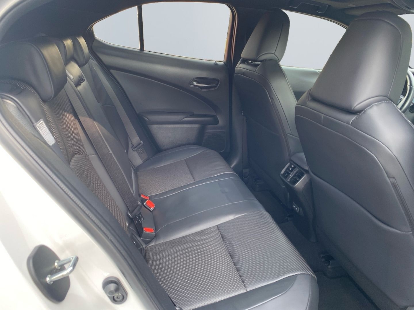 Lexus UX 250h Executive Line *HUD*Leder*GSD*el. Sitze* foto 20