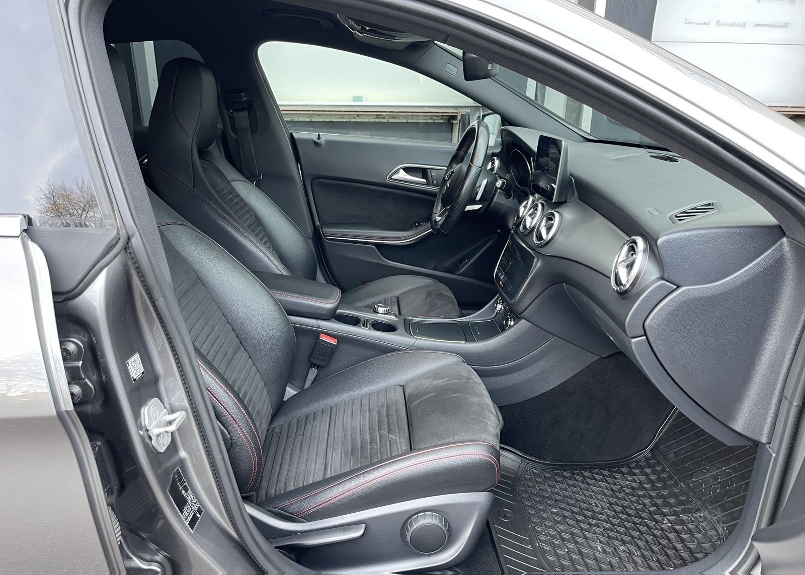 Mercedes-Benz CLA 250 Shooting Brake AMG LED Navi Rü-Kamera foto 25