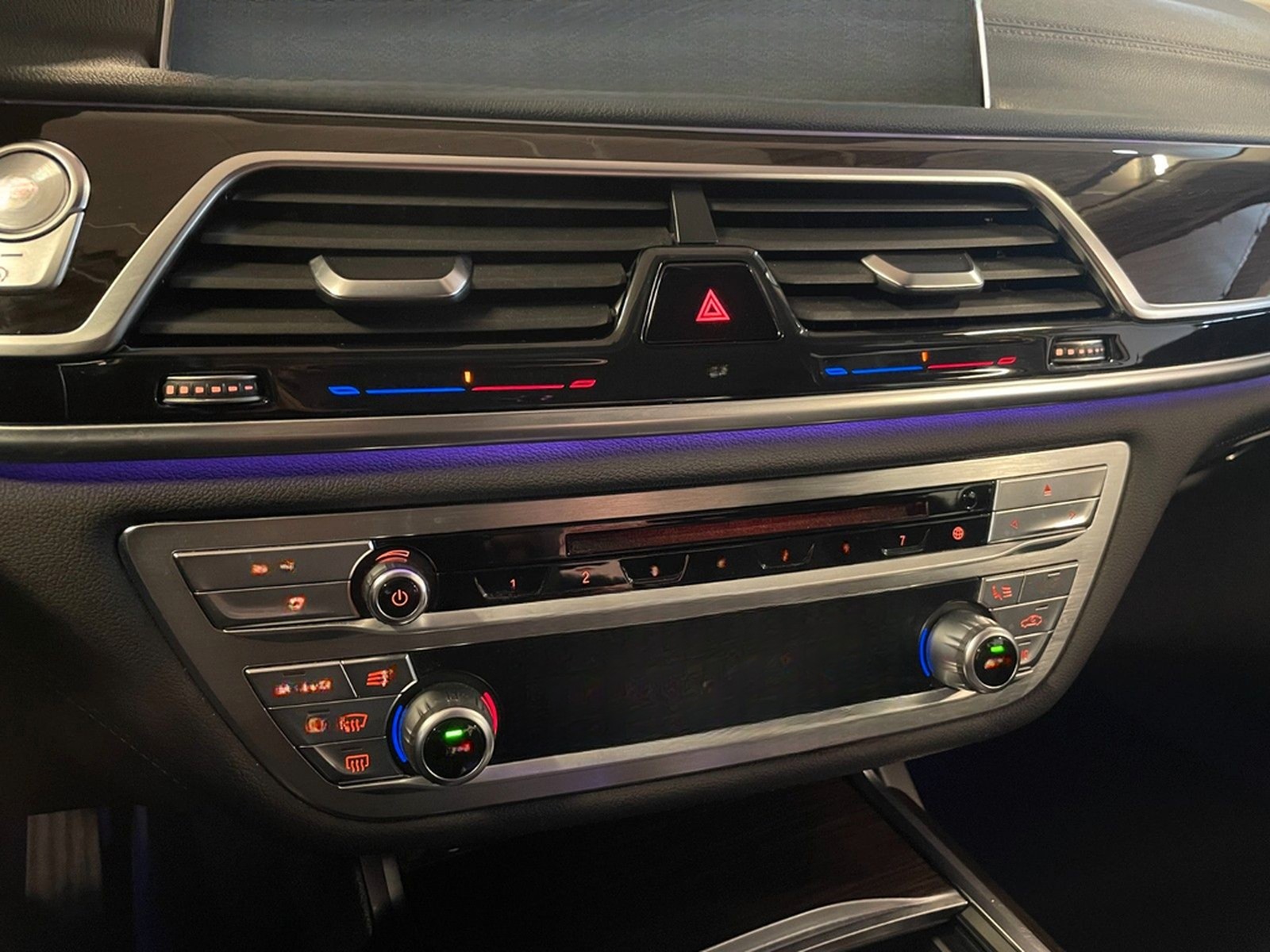 BMW 730 d *Scheckheft + LED + Ambiente + Kamera foto 16