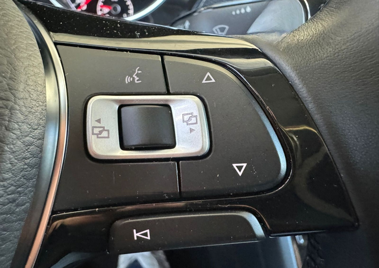 Volkswagen Touran United Start-Stopp 7 Sitze Navi Sitzhe. foto 15