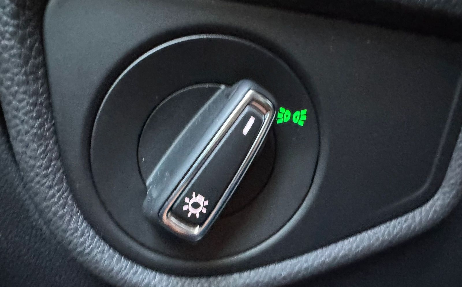 Volkswagen Touran United Start-Stopp 7 Sitze Navi Sitzhe. foto 16