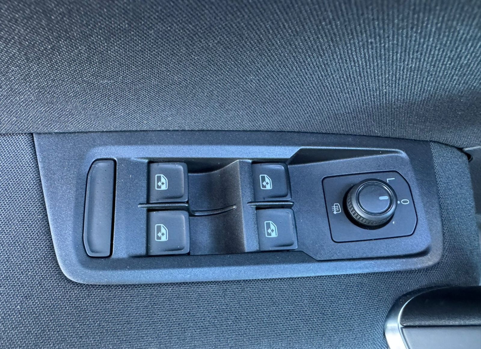 Volkswagen Touran United Start-Stopp 7 Sitze Navi Sitzhe. foto 24