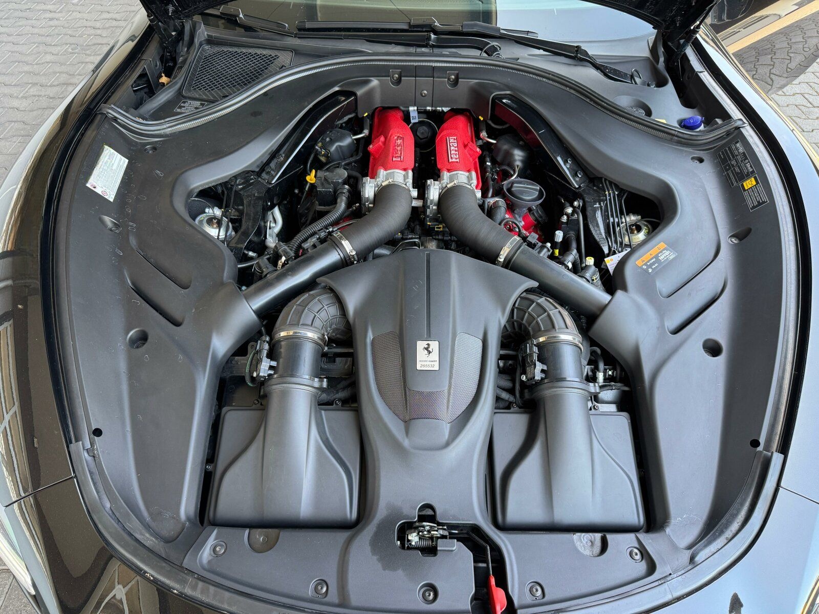 Ferrari Roma Coupe Schwarz foto 20