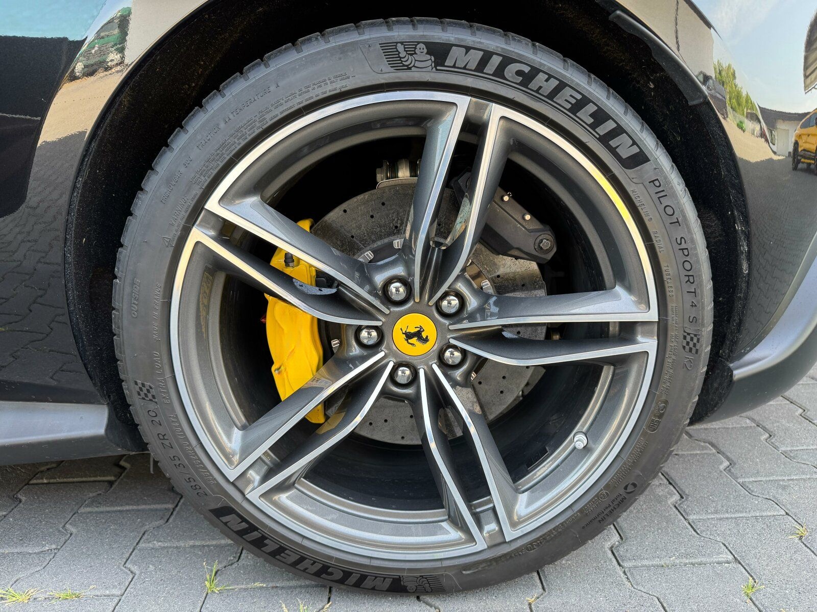 Ferrari Roma Coupe Schwarz foto 25