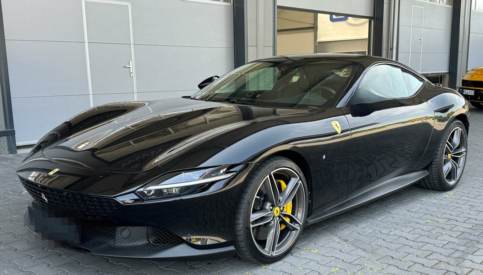 Ferrari Roma Coupe Schwarz foto 5