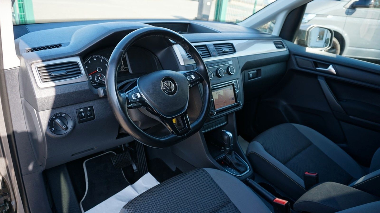 Volkswagen Caddy Maxi 1.4 TSI DSG*Standheizung*AHK*7 Sitzer foto 15