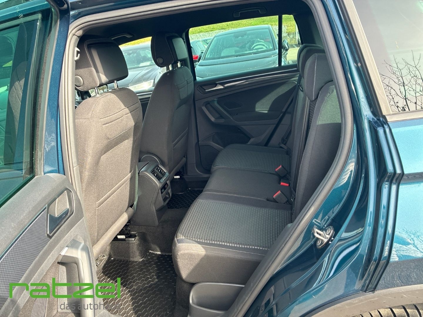 Volkswagen Tiguan Life 2.0 TDI DSG Sportpaket Navi Digitale foto 8