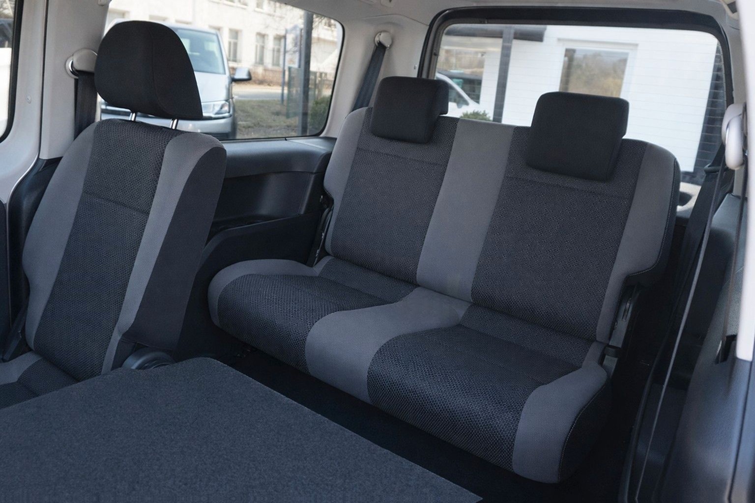 Volkswagen Caddy Maxi 1.4 TSI DSG*Standheizung*AHK*7 Sitzer foto 14