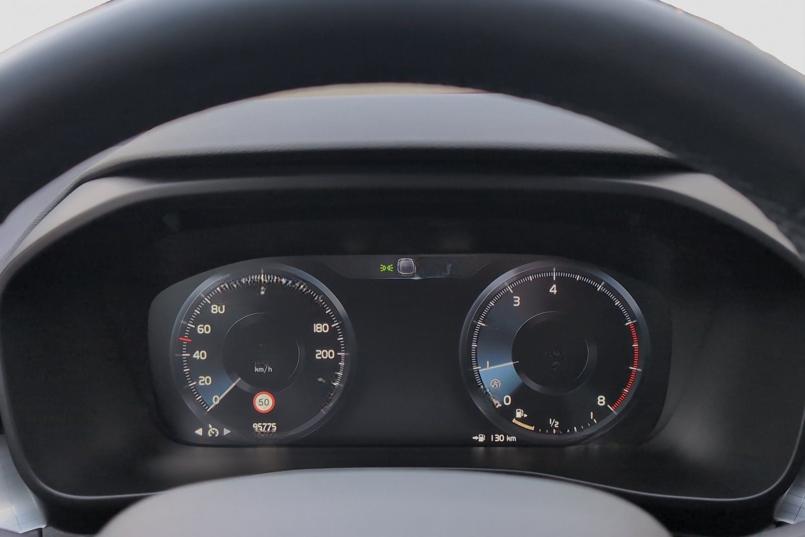 Volvo XC40+T3+GT+Momentum Pro+Panorama+PDC v/h+R-Kam++ foto 5