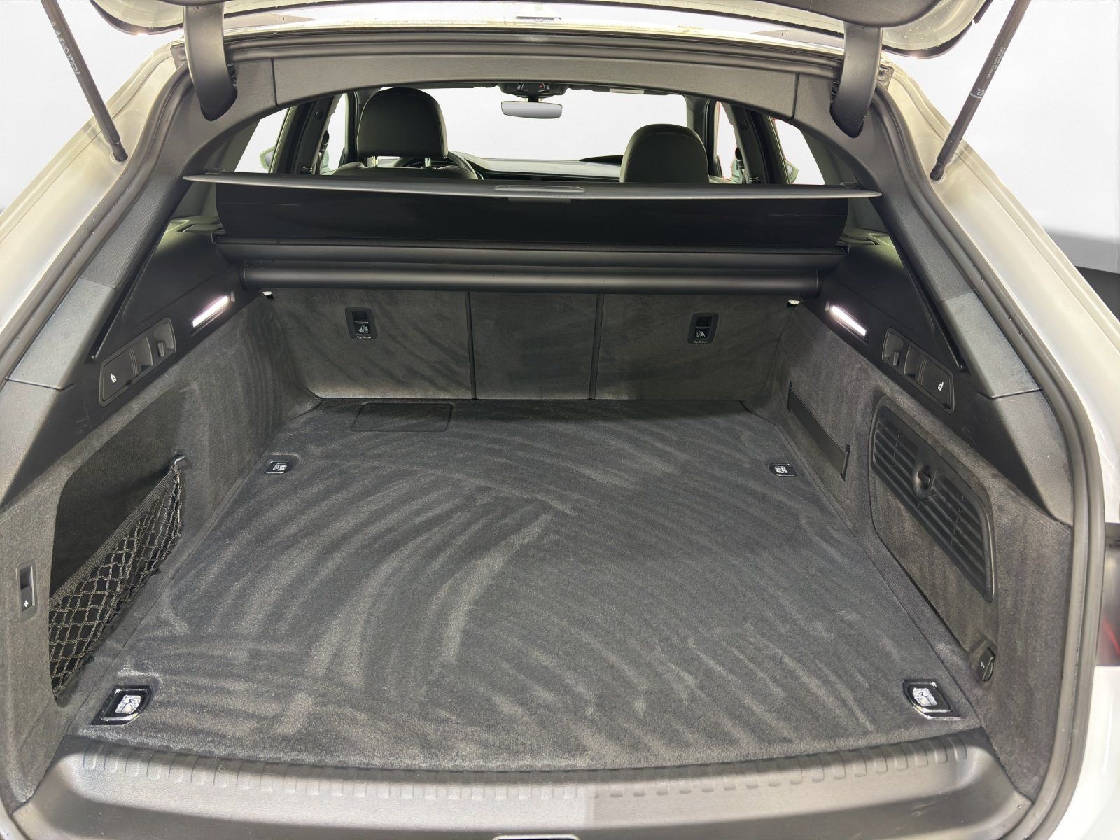 Audi A6 Avant 55 TFSI e quattro S tronic S line | AHK foto 17