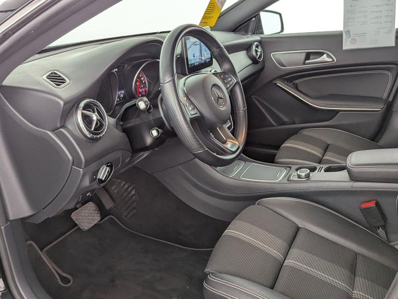 Mercedes-Benz CLA 200 Shooting Brake Urban LED+NAVI+SHZ+RFK+BC foto 14