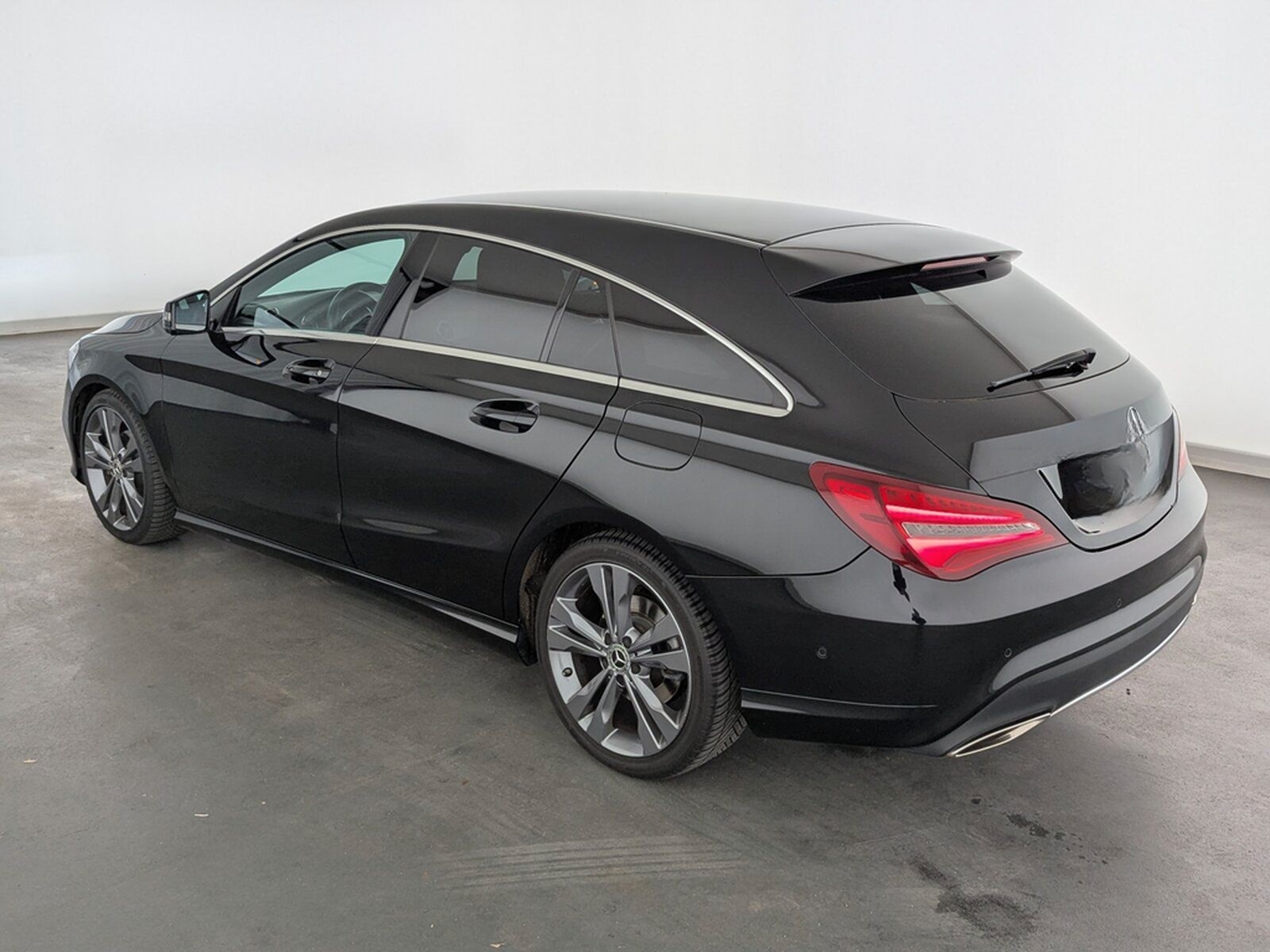 Mercedes-Benz CLA 200 Shooting Brake Urban LED+NAVI+SHZ+RFK+BC foto 9
