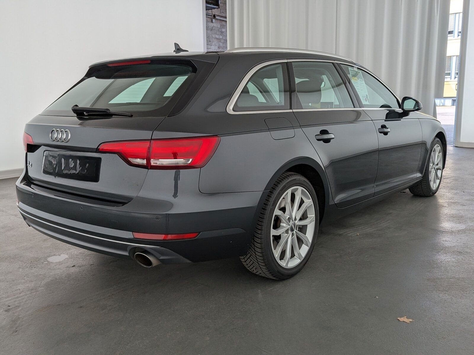 Audi A4 2.0 TFSI Avant sport XENON+NAVI+AHK+SHZ+PDC+ foto 6