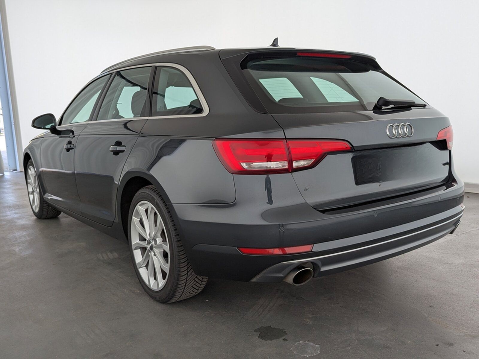 Audi A4 2.0 TFSI Avant sport XENON+NAVI+AHK+SHZ+PDC+ foto 9