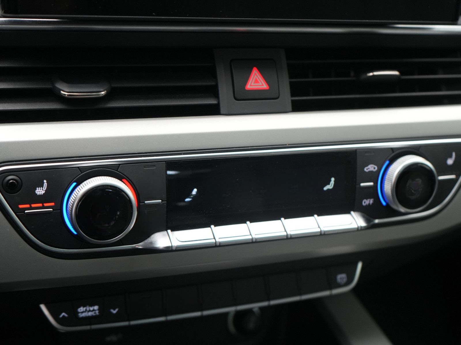 Audi A4 Avant S line S-TRON PANO NAVI B&O MEMORY SHZ foto 9