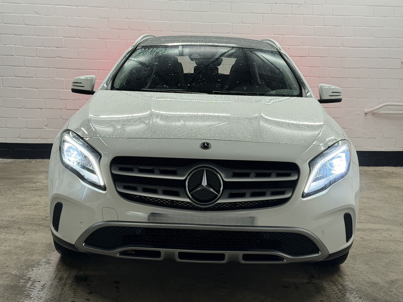 Mercedes-Benz GLA 250 7G-DCT Urban/ LED / Panorama foto 3