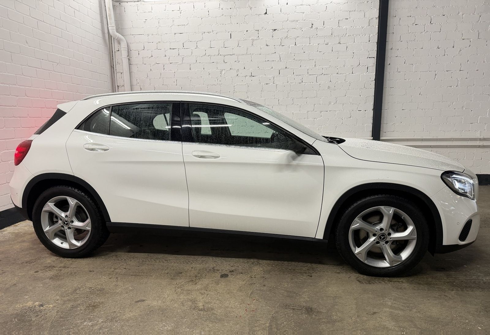 Mercedes-Benz GLA 250 7G-DCT Urban/ LED / Panorama foto 5