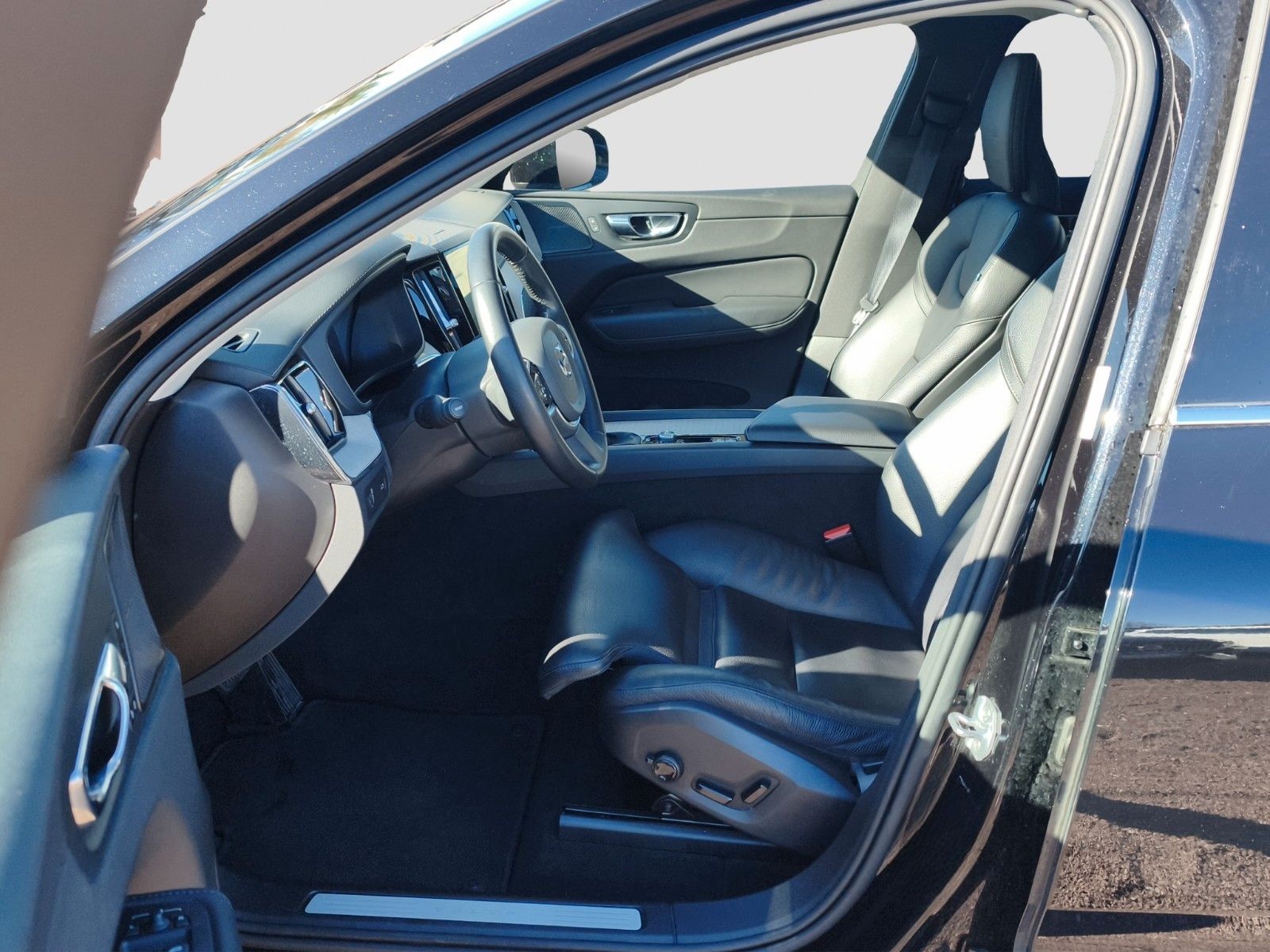 Volvo XC60 D4 Inscription*LED*Navi* foto 3