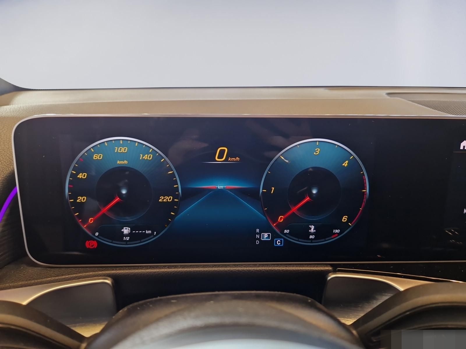 Mercedes-Benz GLB 220 d AMG Line MULTIBEAM Night Pano Kamera foto 12