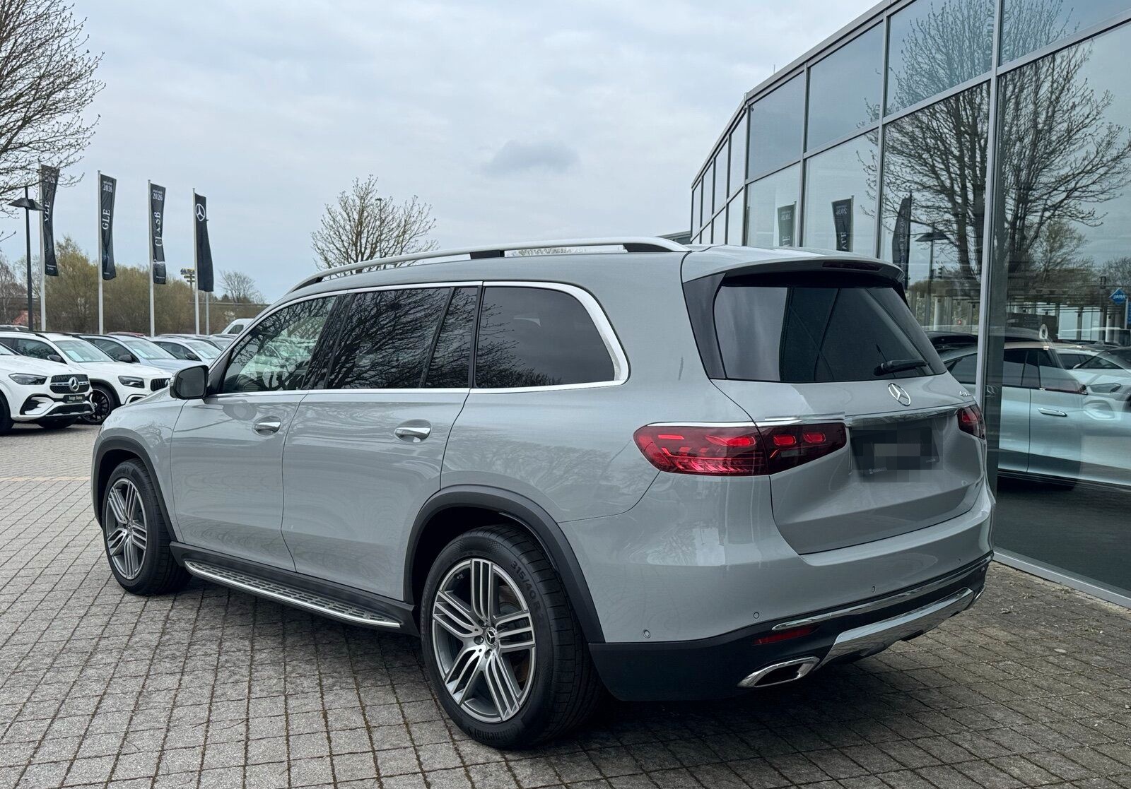 Mercedes-Benz GLS 350 d 4MATIC Distro Pano AHK Akustik 21 Zoll foto 6