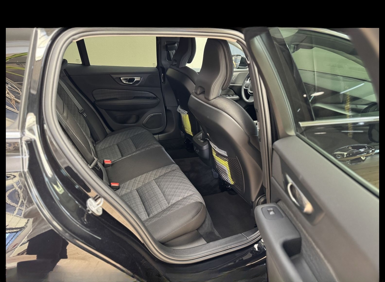 Volvo V60 Kombi B3 Core *NAVI*LED*4xSHZ*UPE:53 foto 16