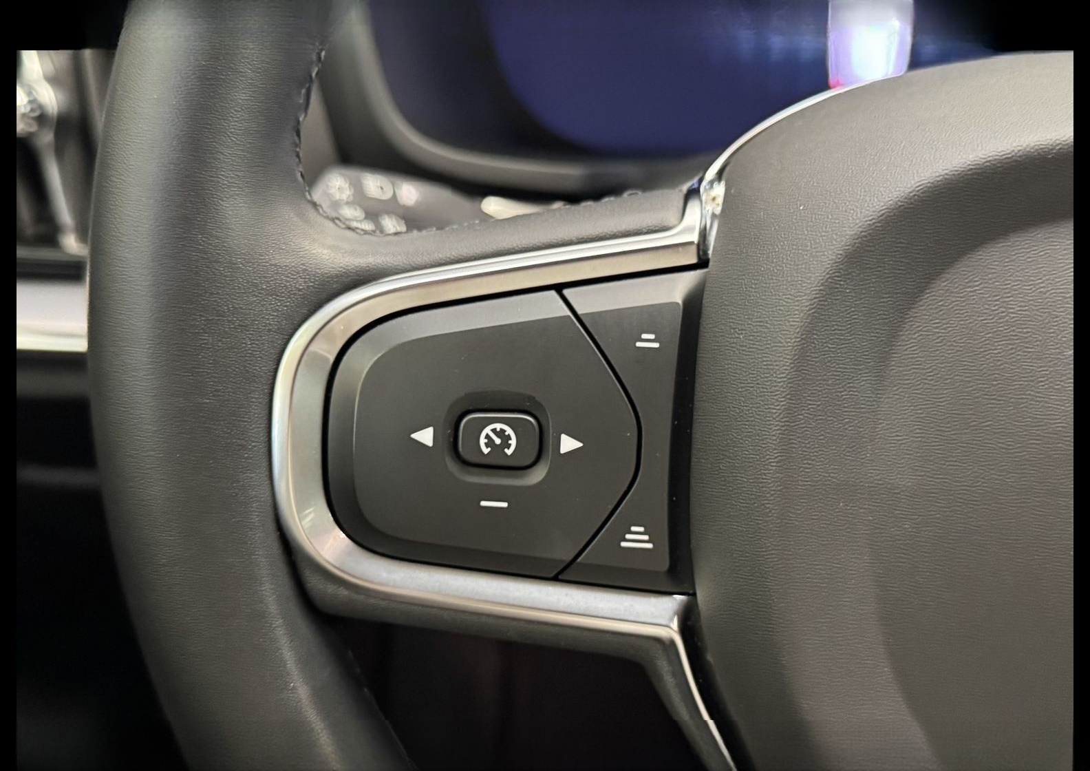 Volvo V60 Kombi B3 Core *NAVI*LED*4xSHZ*UPE:53 foto 20