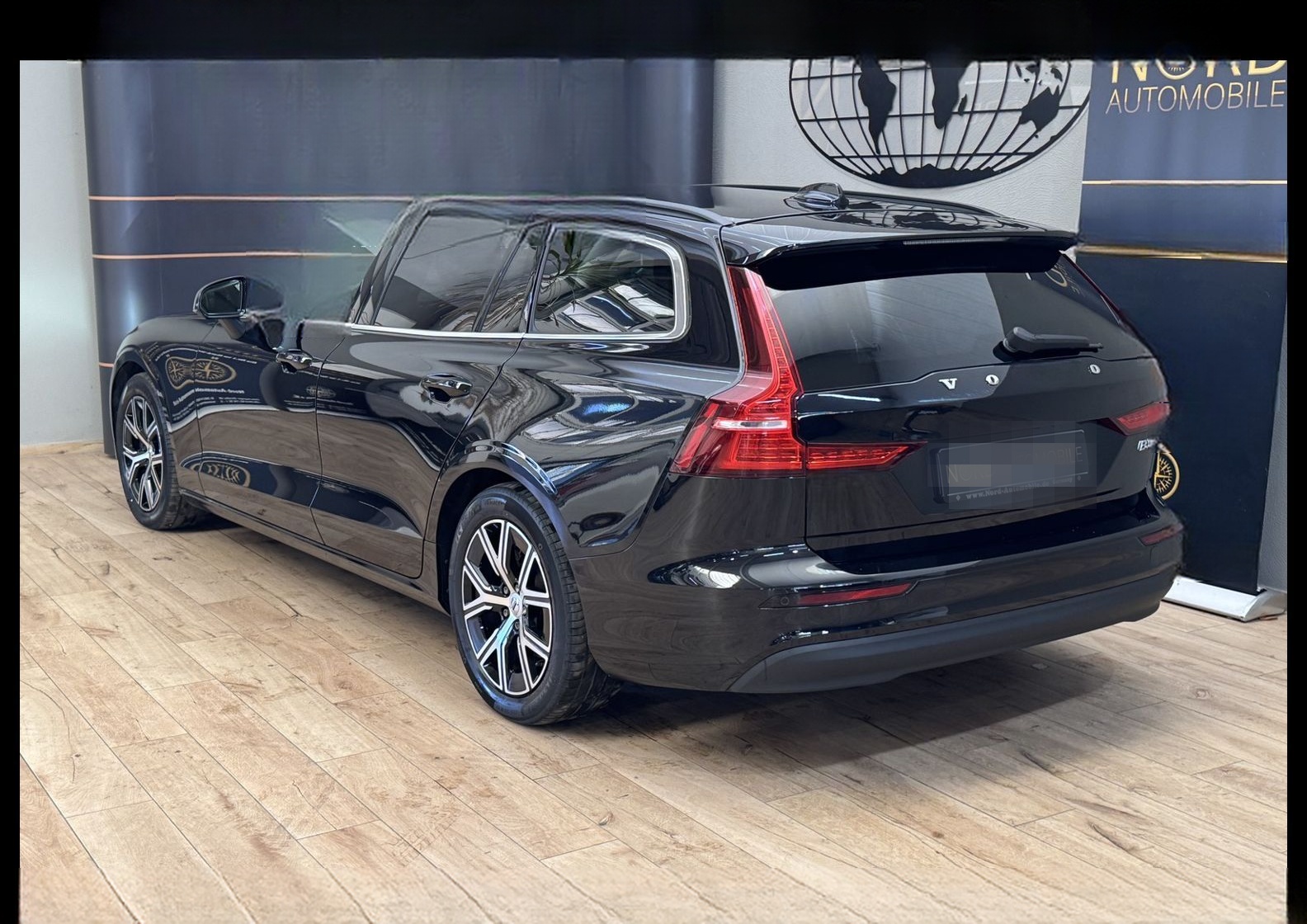 Volvo V60 Kombi B3 Core *NAVI*LED*4xSHZ*UPE:53 foto 7