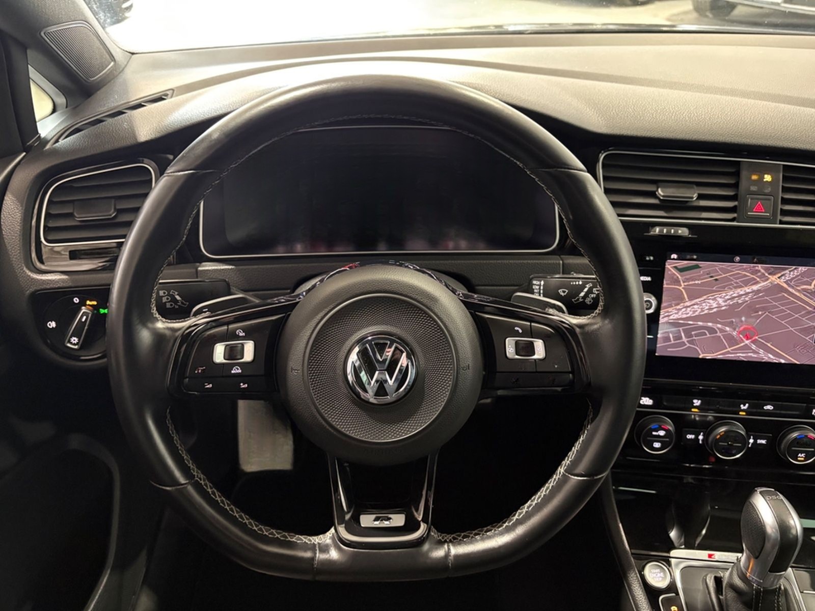 Volkswagen Golf VII Variant R 4Motion*LED*Navi*Alcantara* foto 12
