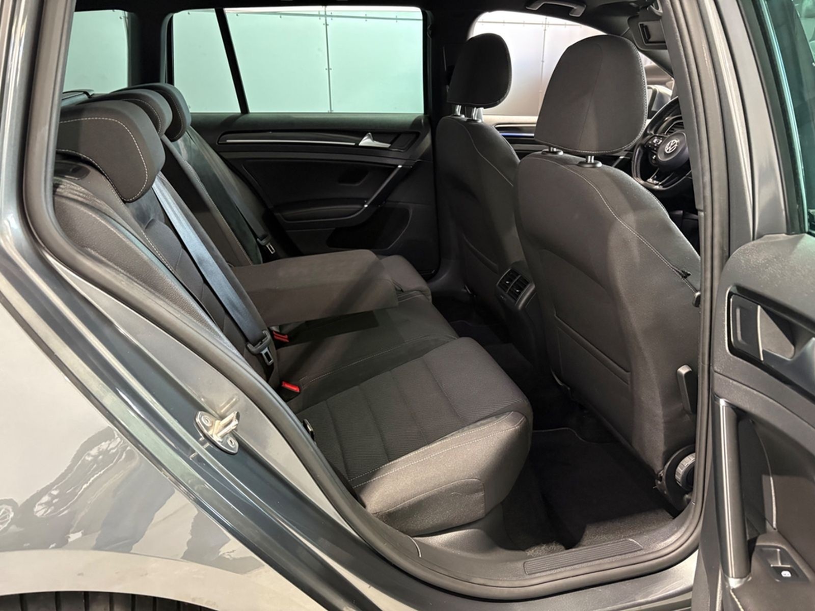 Volkswagen Golf VII Variant R 4Motion*LED*Navi*Alcantara* foto 15