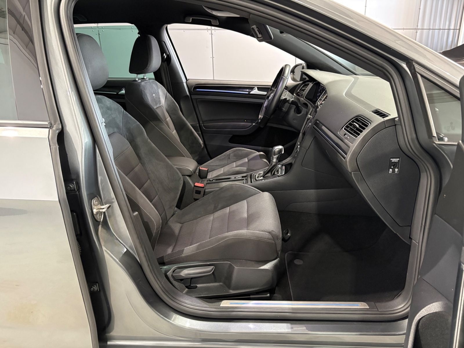 Volkswagen Golf VII Variant R 4Motion*LED*Navi*Alcantara* foto 16