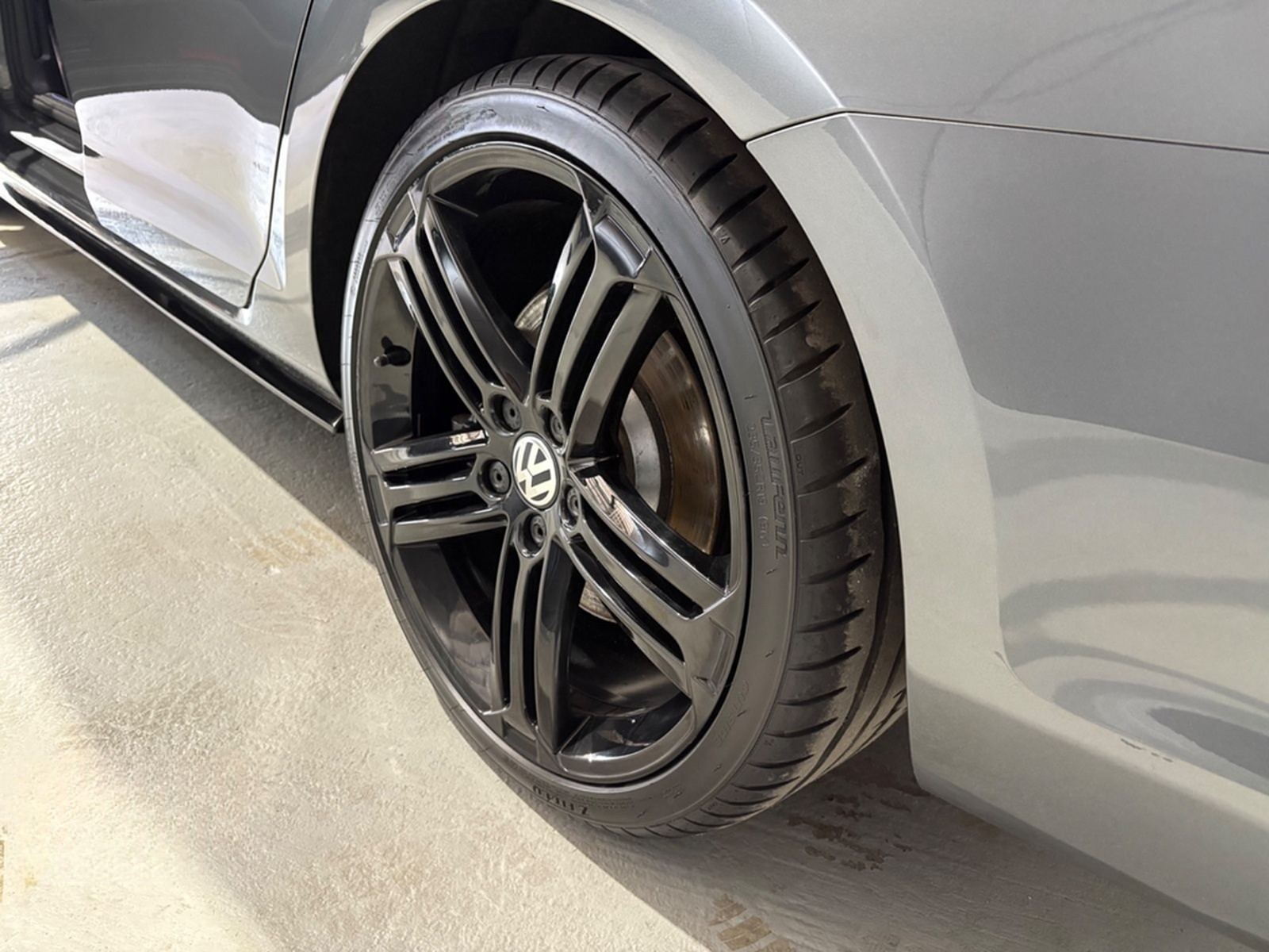 Volkswagen Golf VII Variant R 4Motion*LED*Navi*Alcantara* foto 19