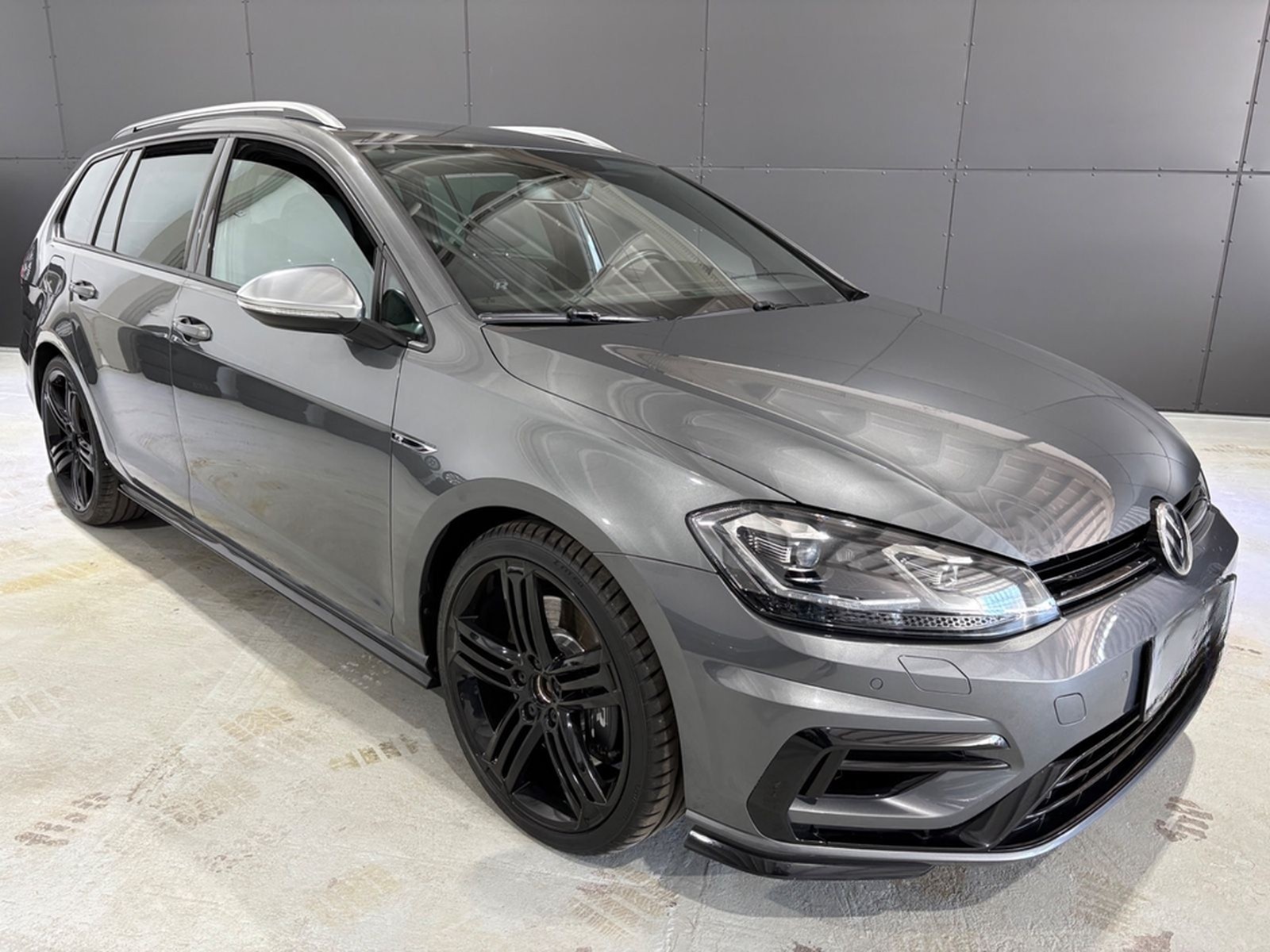 Volkswagen Golf VII Variant R 4Motion*LED*Navi*Alcantara* foto 3