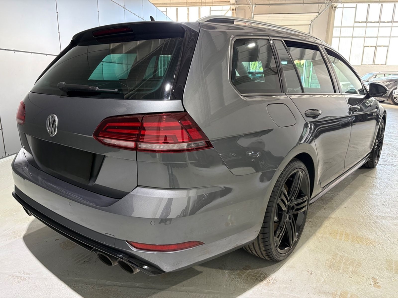 Volkswagen Golf VII Variant R 4Motion*LED*Navi*Alcantara* foto 5