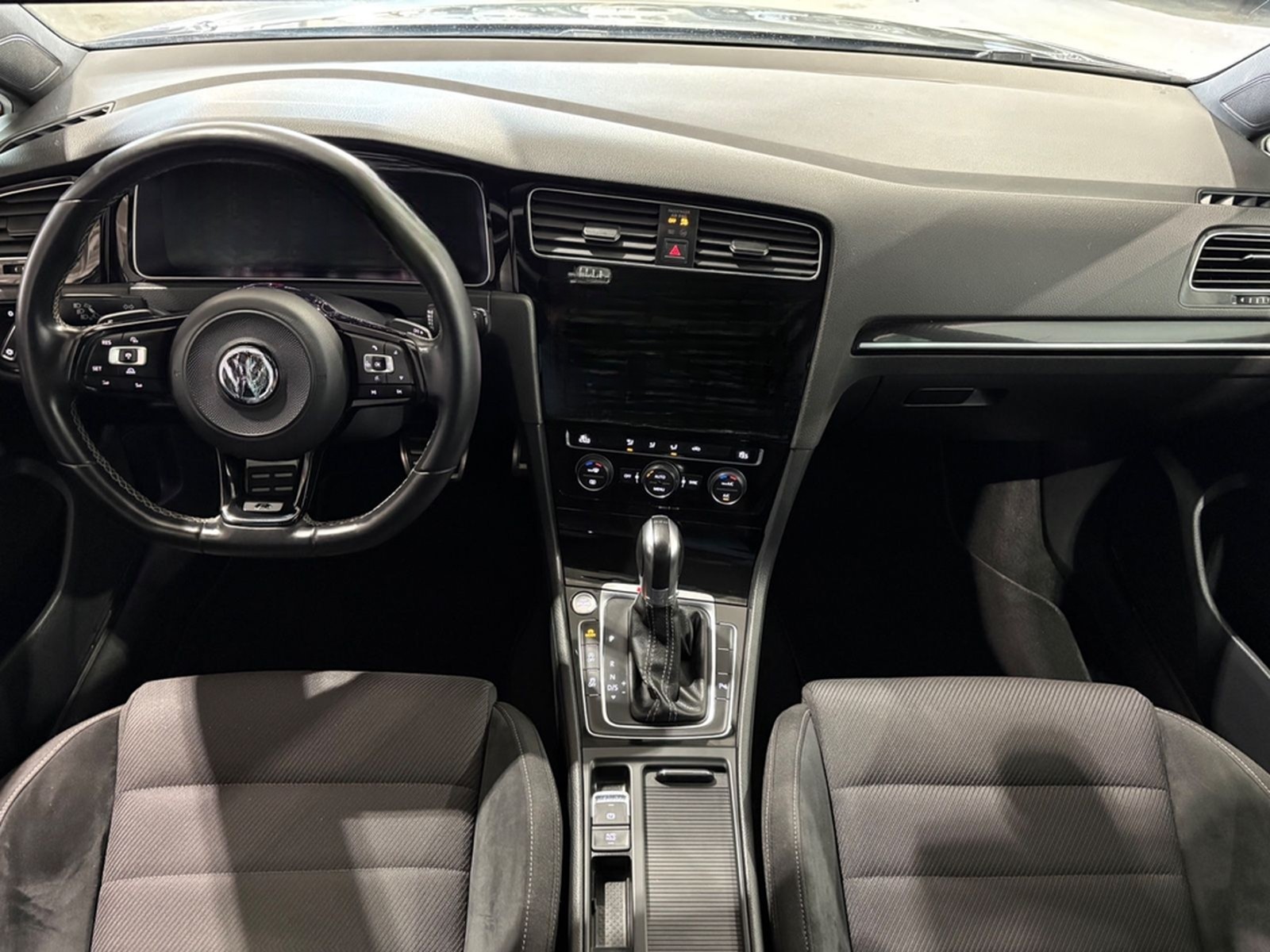 Volkswagen Golf VII Variant R 4Motion*LED*Navi*Alcantara* foto 10