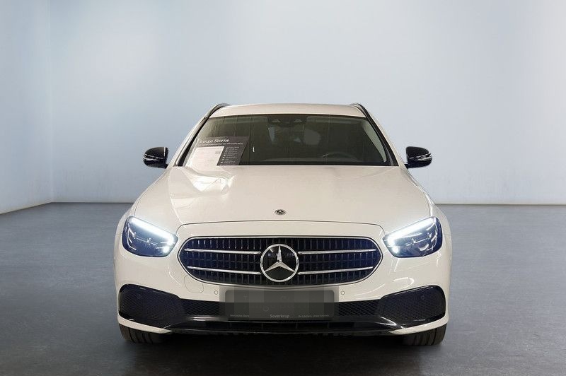 Mercedes-Benz E 300 de T 4M // AVANTGARDE BURM NIGHT WIDE SPUR foto 4