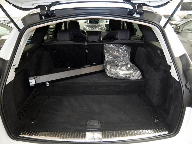 Mercedes-Benz E 300 de T 4M // AVANTGARDE BURM NIGHT WIDE SPUR foto 10