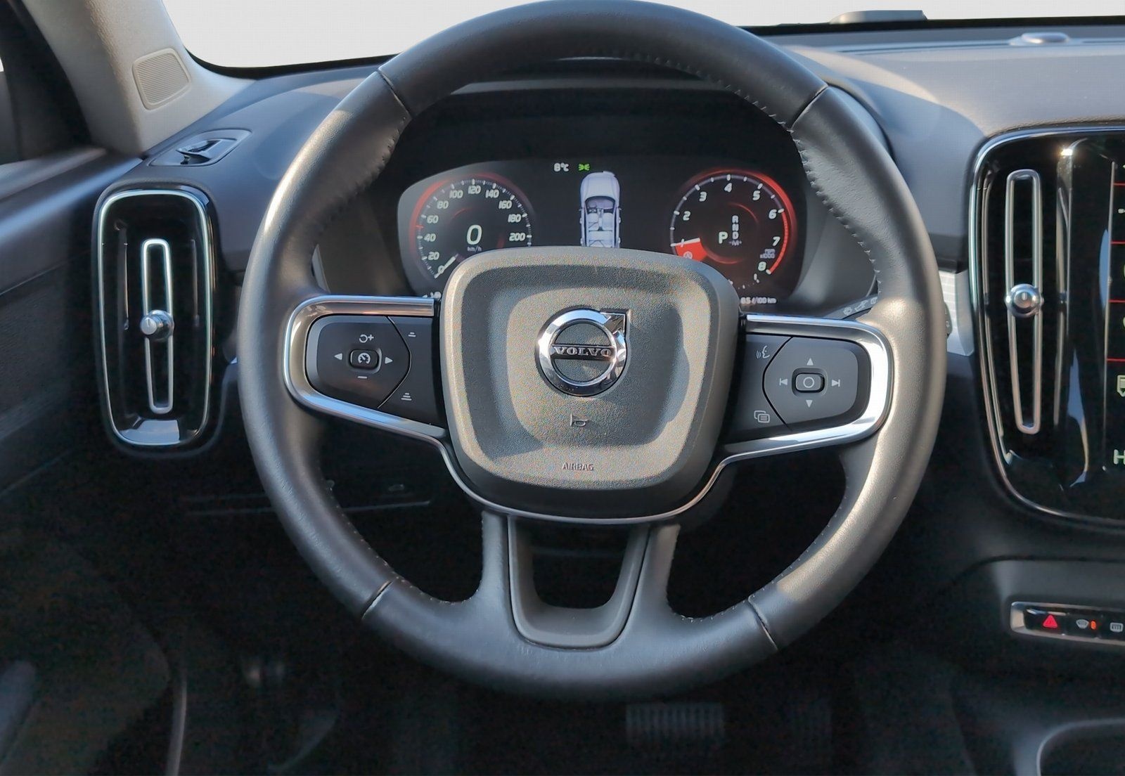 Volvo XC40+T3+GT+Lenkradhzg+R-Kam+PilotAss+AHKsemi++++ foto 4