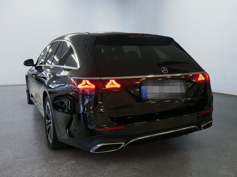 Mercedes-Benz E 300 de T-Modell mit EQ Hybrid Technologie AMG foto 3