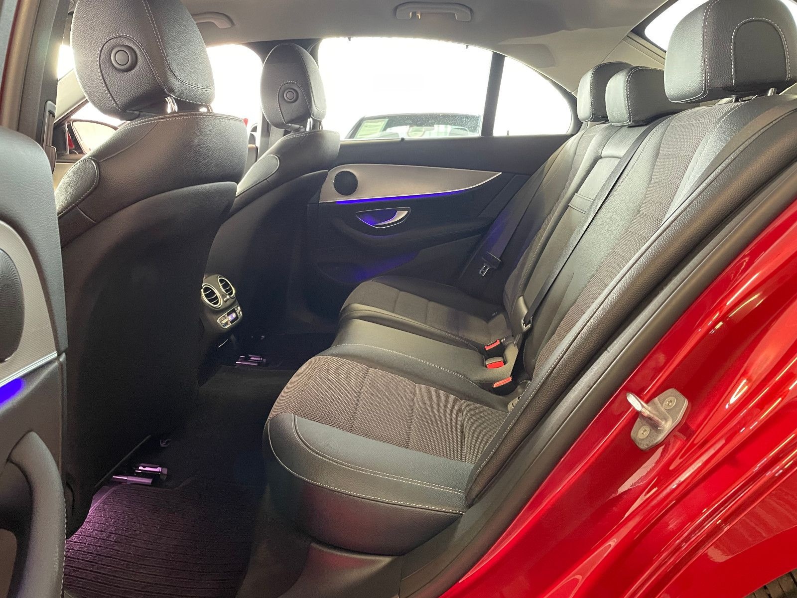 Mercedes-Benz E 220 Lim 4Matic*1.Hd.+SHgpfl.+Kam.+DAB+Navi+LED foto 25