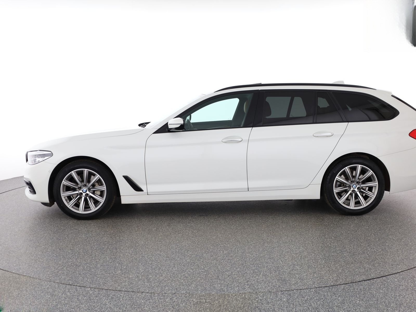 BMW 530 i T SPORT LINE SHADOW KEYLESS,H/K,KAMERA,SH foto 2