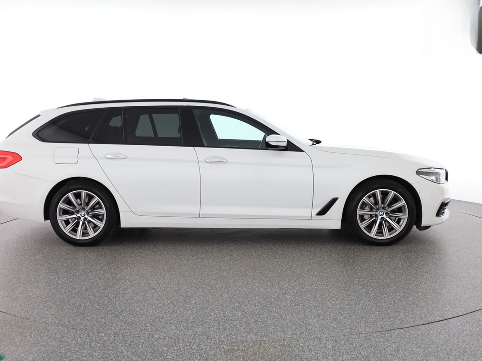 BMW 530 i T SPORT LINE SHADOW KEYLESS,H/K,KAMERA,SH foto 6
